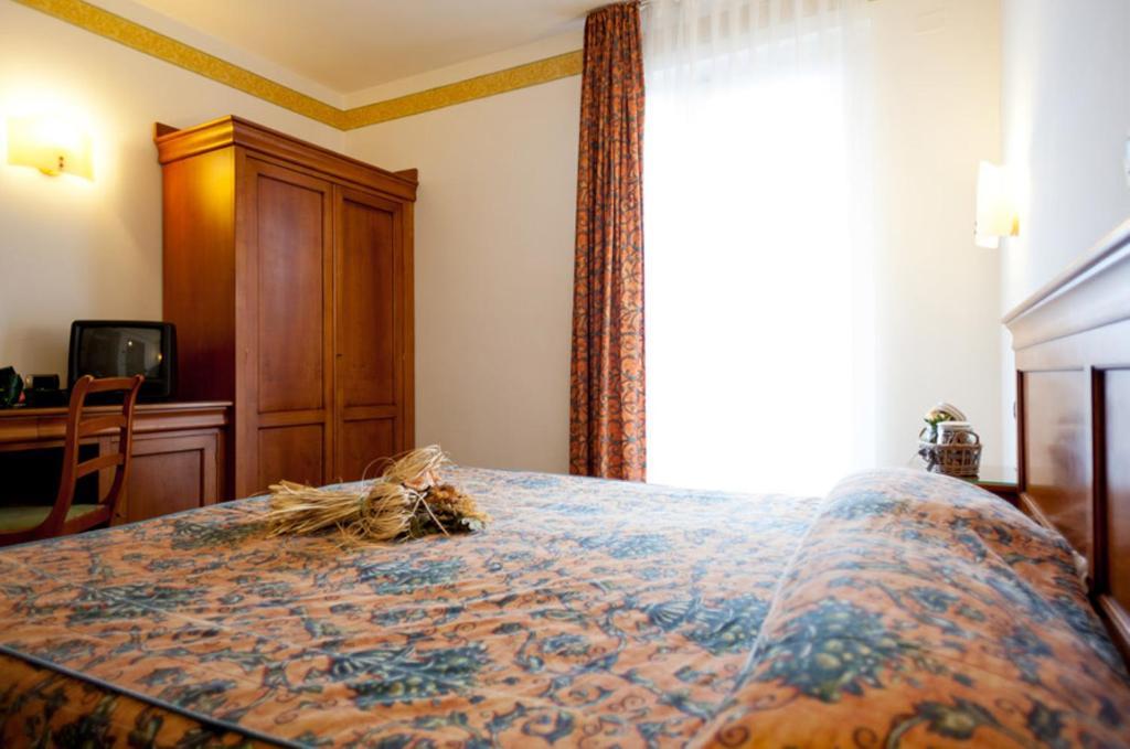 Hotel Bologna Bardolino Szoba fotó