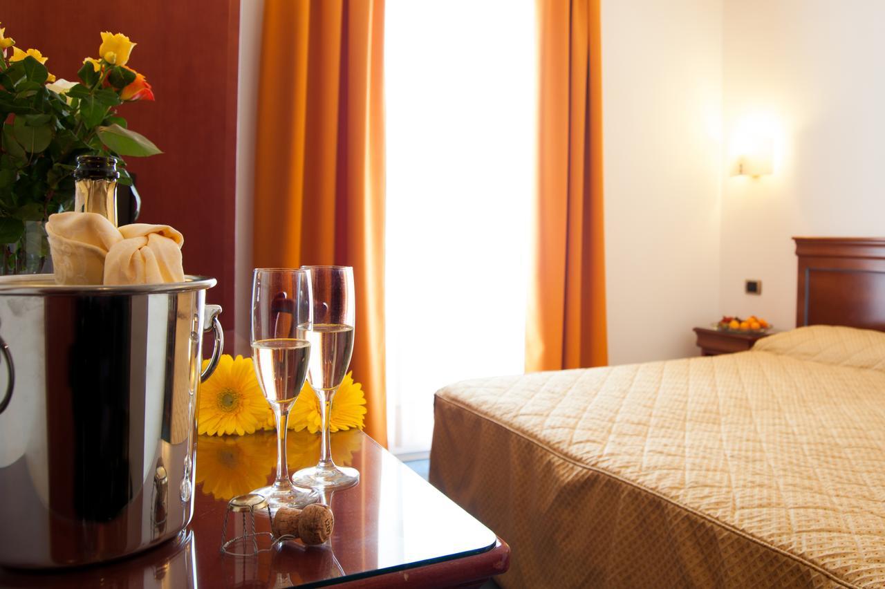Hotel Bologna Bardolino Kültér fotó